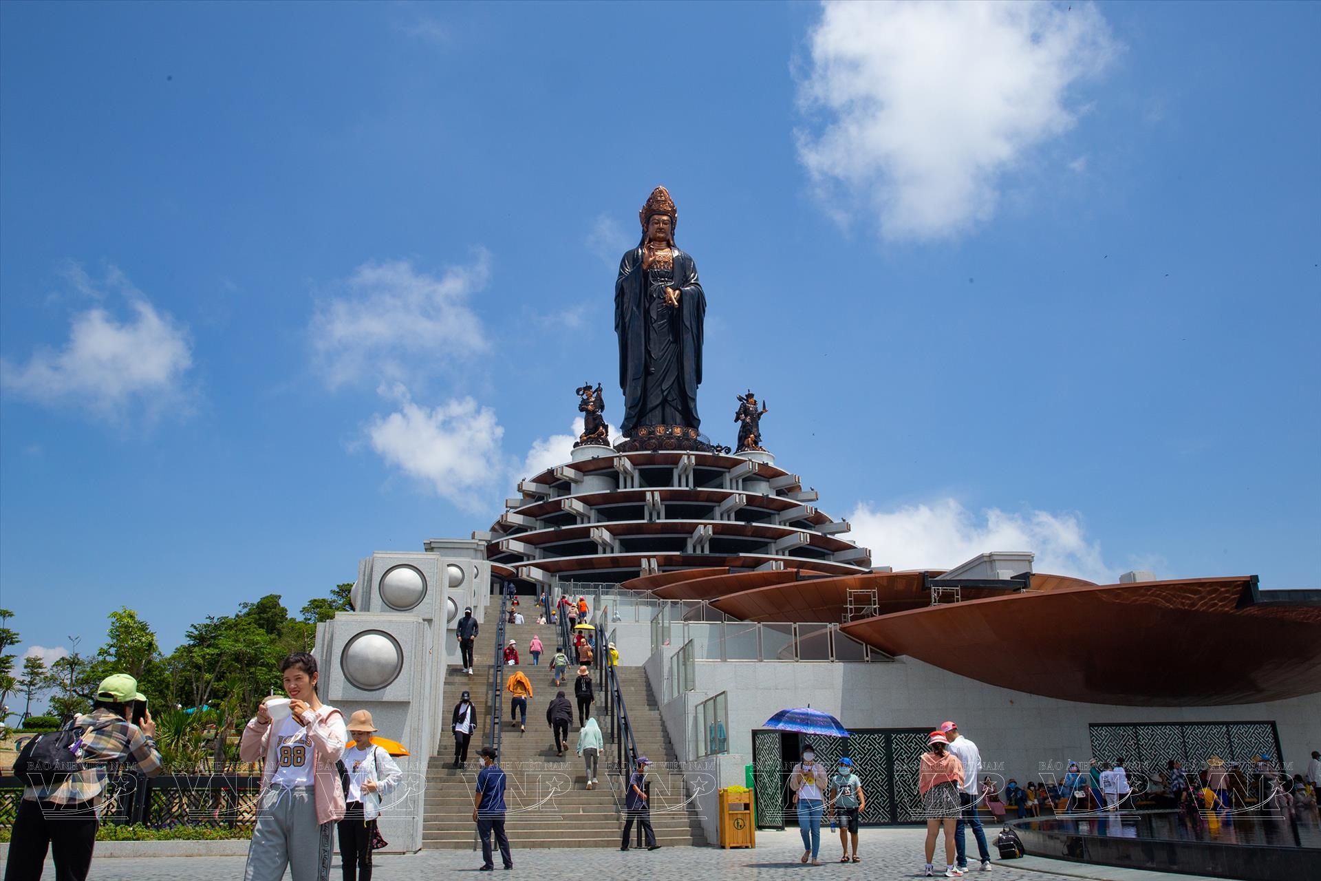 Vé Cáp Treo Núi Bà Đen - Ảnh 3